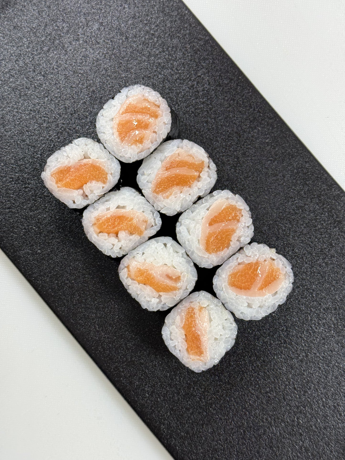 Sake Maki (8 pcs)